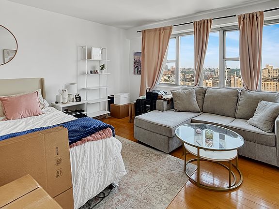 3rd image of 100 W 93rd St APT 23D
