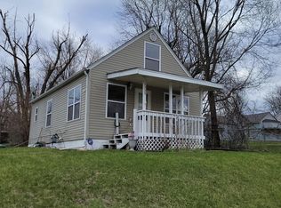1335 N Springfield Ave, Rockford, IL 61101