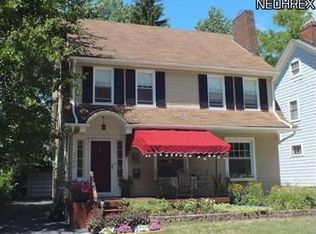 2192 Cottage Grove Dr, Cleveland Heights, OH