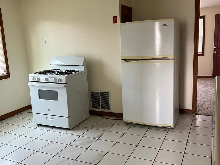 224 Hamilton St #2R — Photo 4