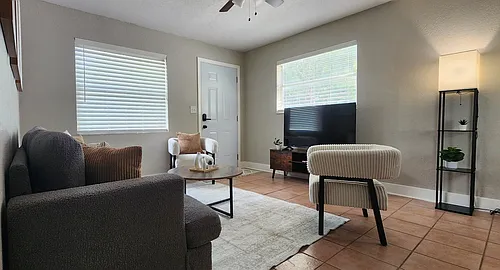 137 NE Monroe Cir N Photo 1