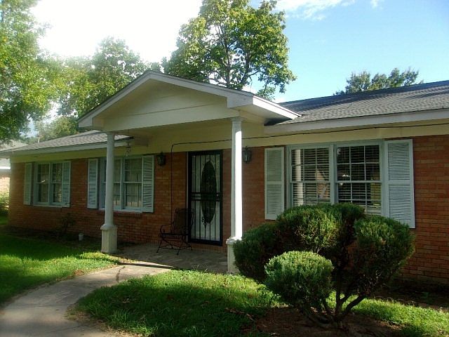 1st image of 169 Lilac Ln