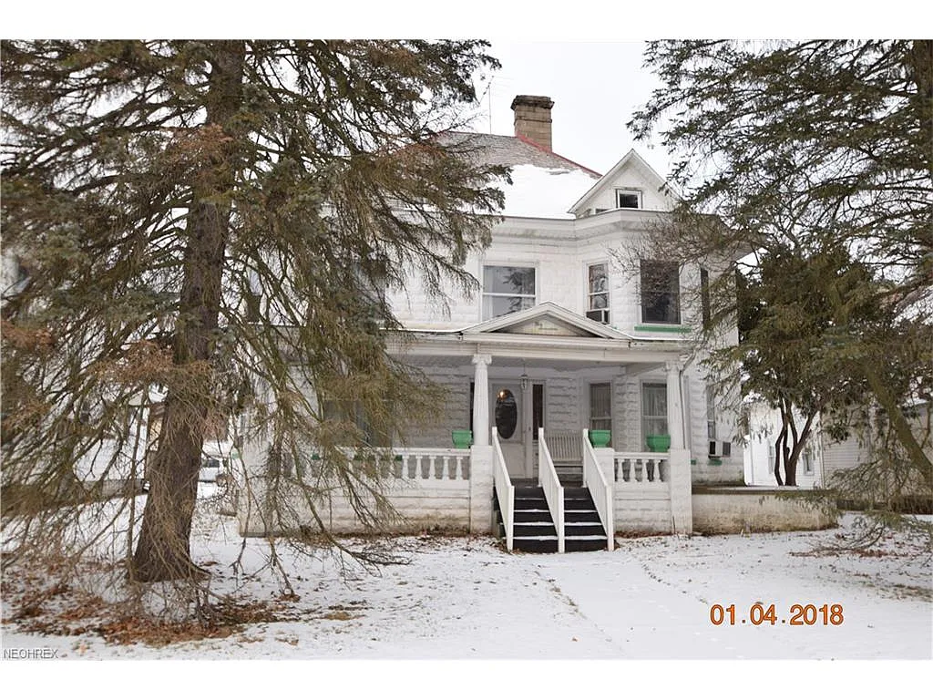 517 E High Ave photo 1