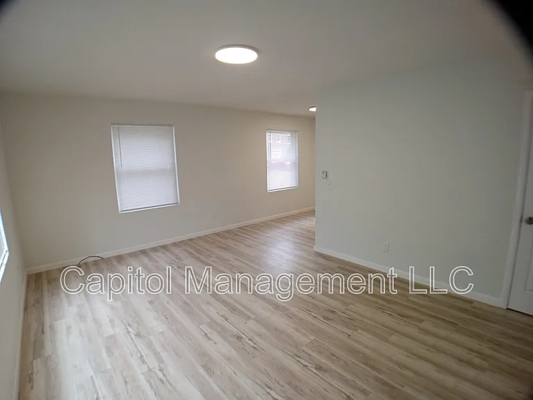 801 N Capitol Ave #4 — Photo 3