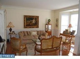 22 Longview Ln, Newtown Square, PA 19073