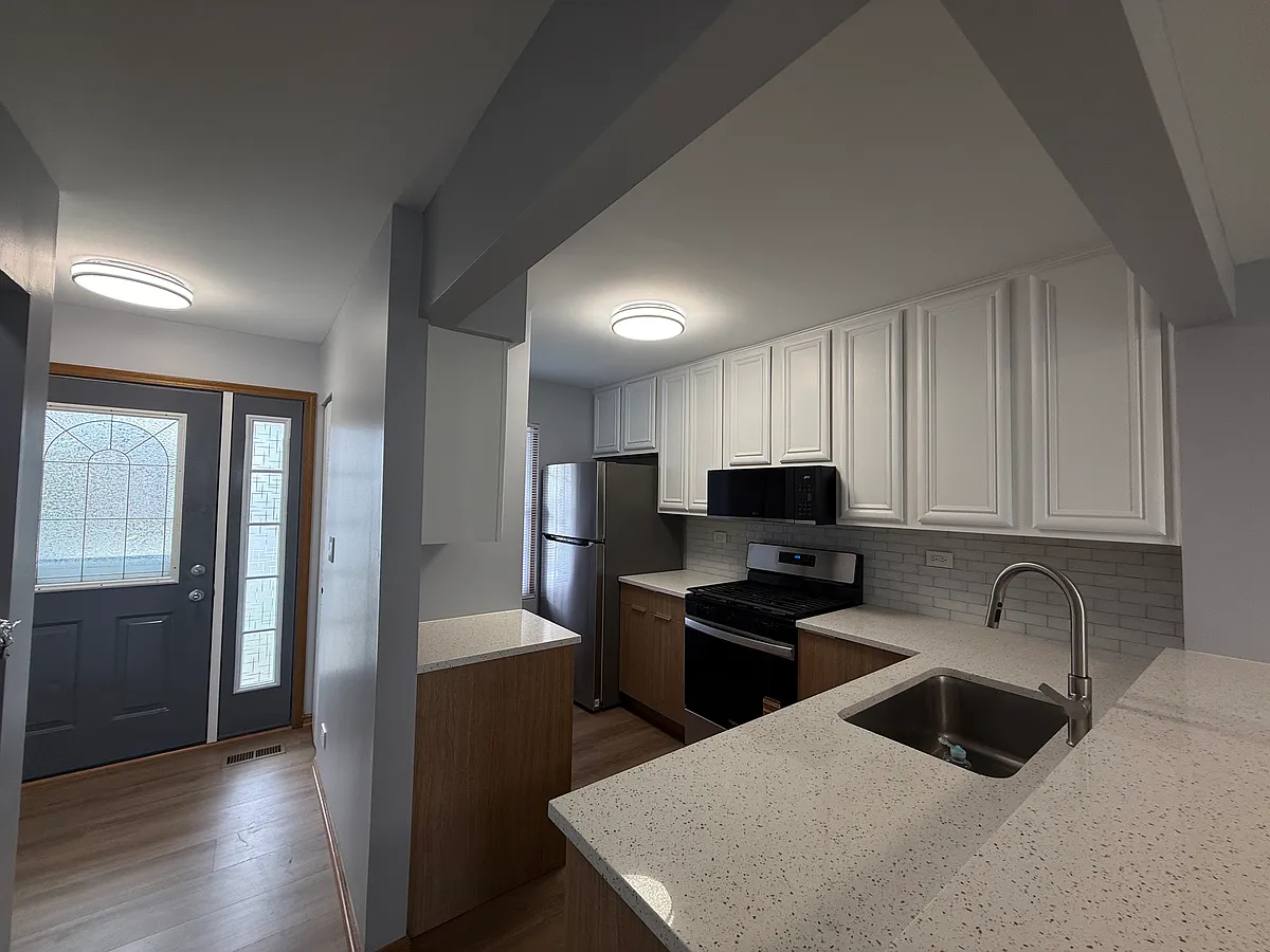Building Photo - 114 W 67th St