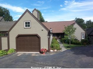 52 Long Hill Farms #52, Guilford, CT 06437