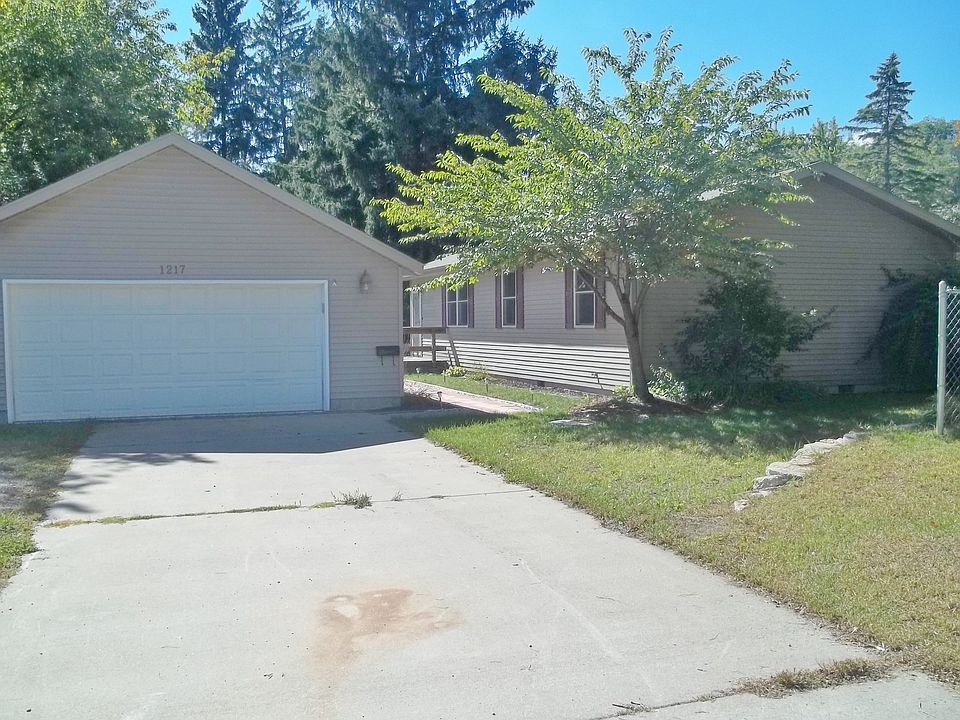 1st image of 1217 Noeske St