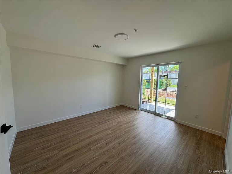 13 Park Ave — Photo 9