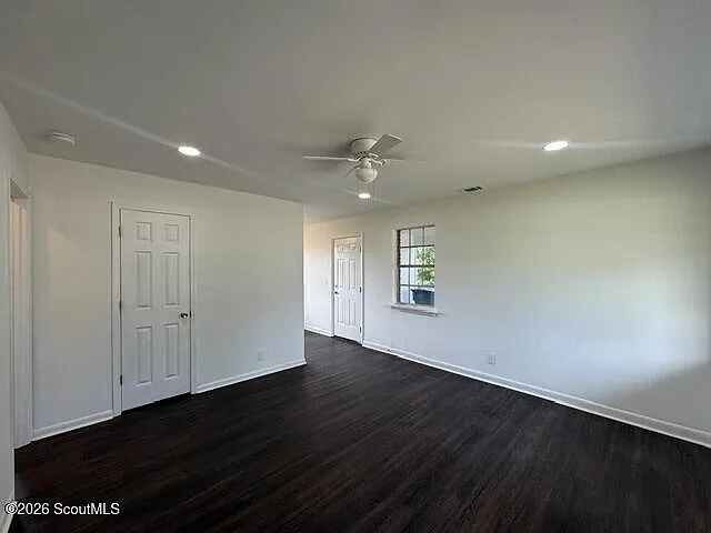 3 bed, 2.0 bath, 1014 sqft, $1,750 — Photo 4