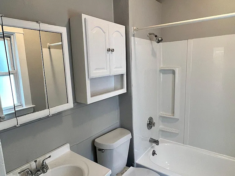 3341 W 105th St #5 — Photo 9