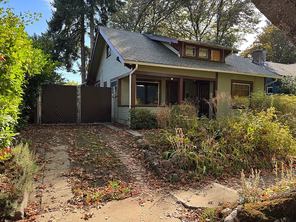 1262 W 5th Ave