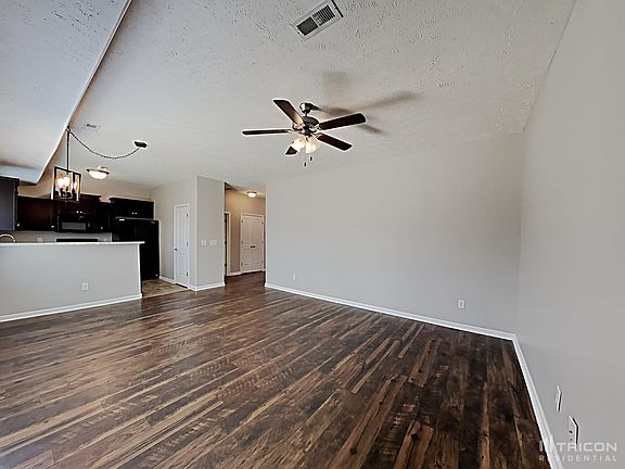 4th image of 1749 Sunray Dr