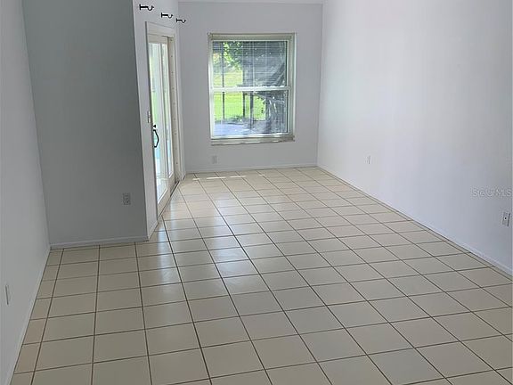 3rd image of 3982 Kingston Dr