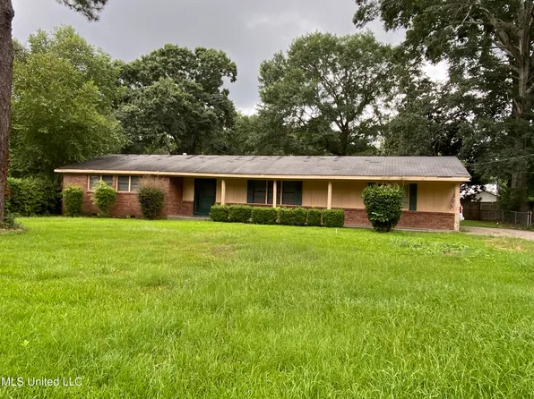 129 Catalpa Dr, Natchez, MS 39120