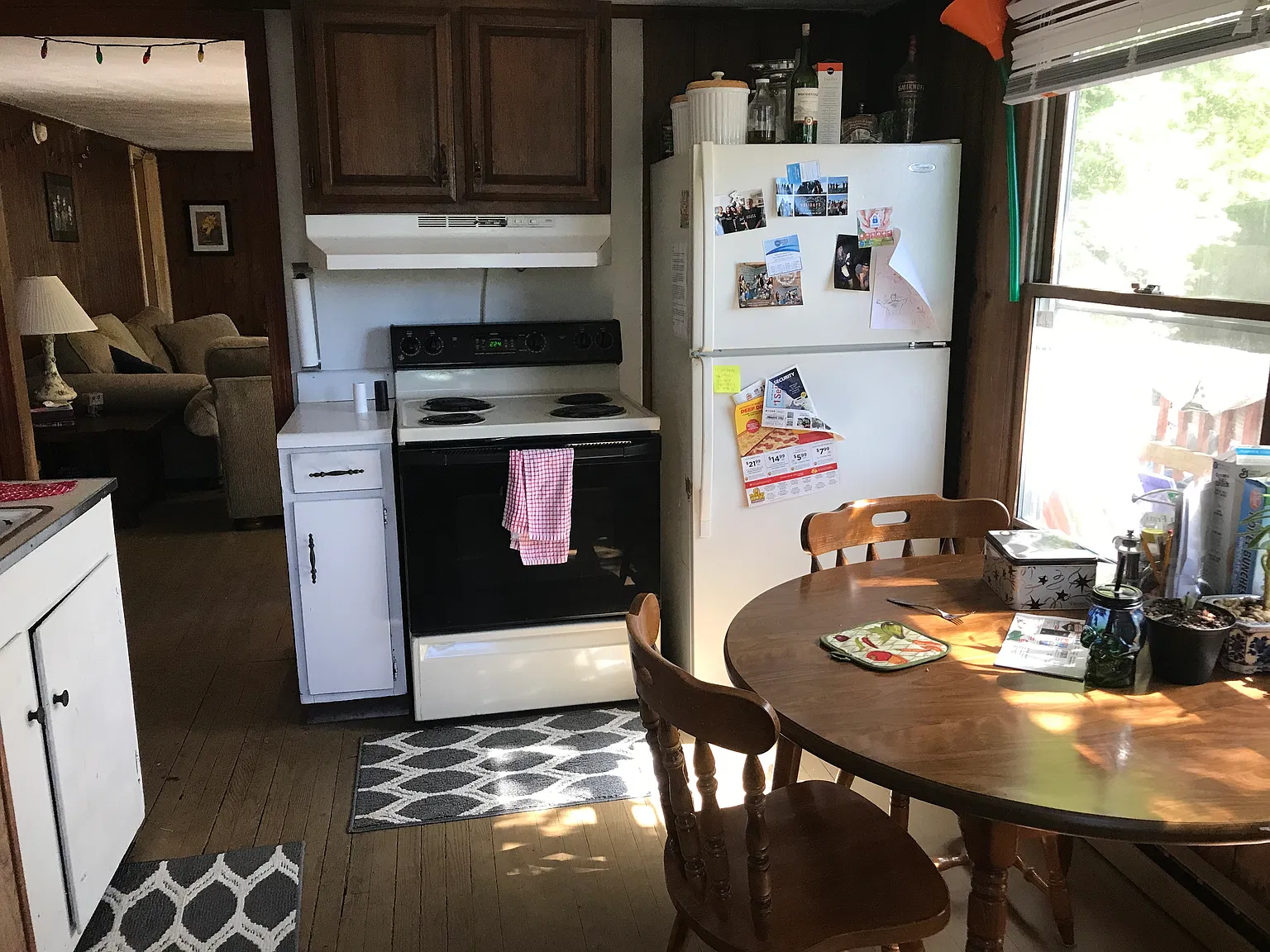 4 bed, 1600 sqft, $3,200 — Photo 2