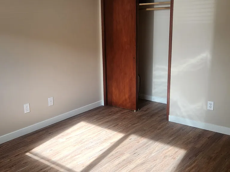 629 Glen St #3G — Photo 17
