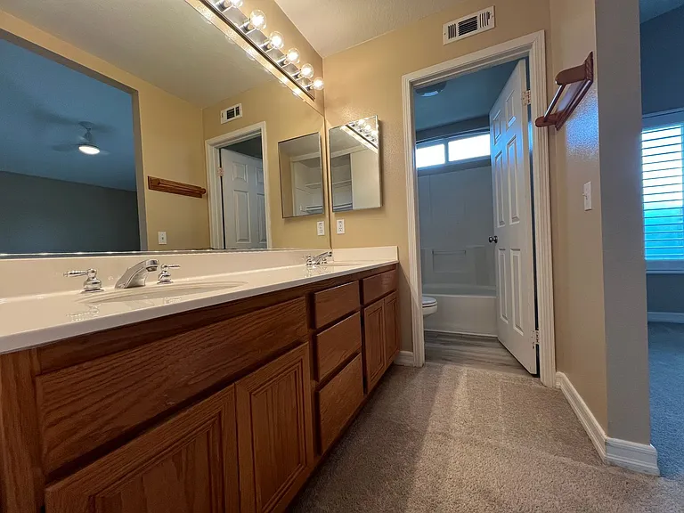 2540 San Saba St — Photo 11