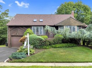 15 Sullivan Dr, Jericho, NY 11753