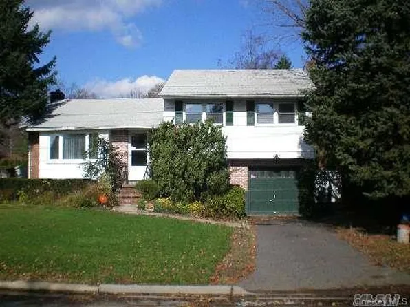 72 Woolsey Avenue, Glen Cove, NY 11542