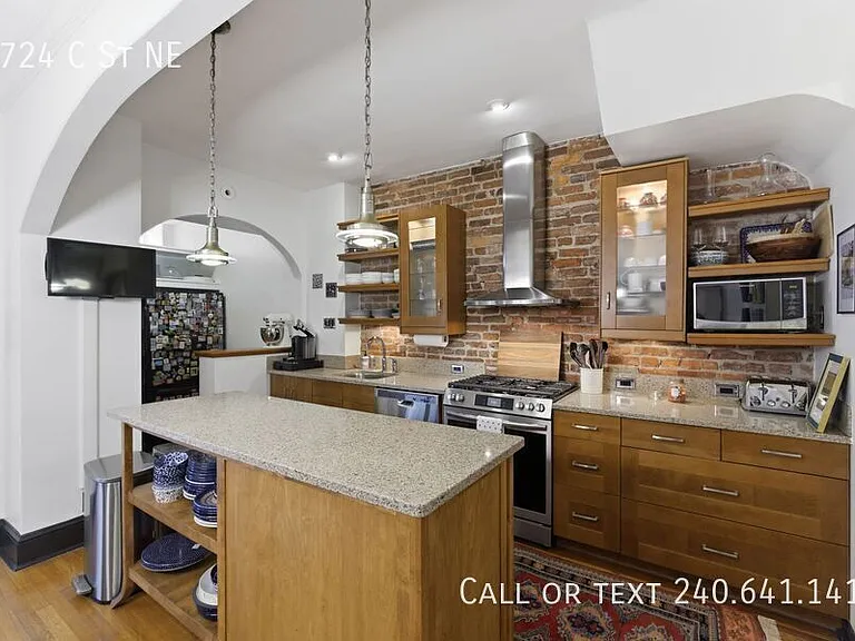 1724 C St NE — Photo 9
