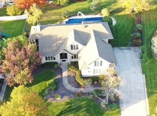 10816 Royal Glen Dr, Orland Park, IL 60467