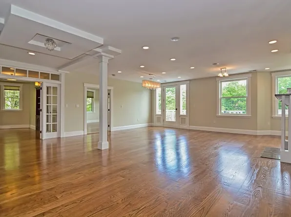 91 University Rd APT 2, Brookline, MA 02445