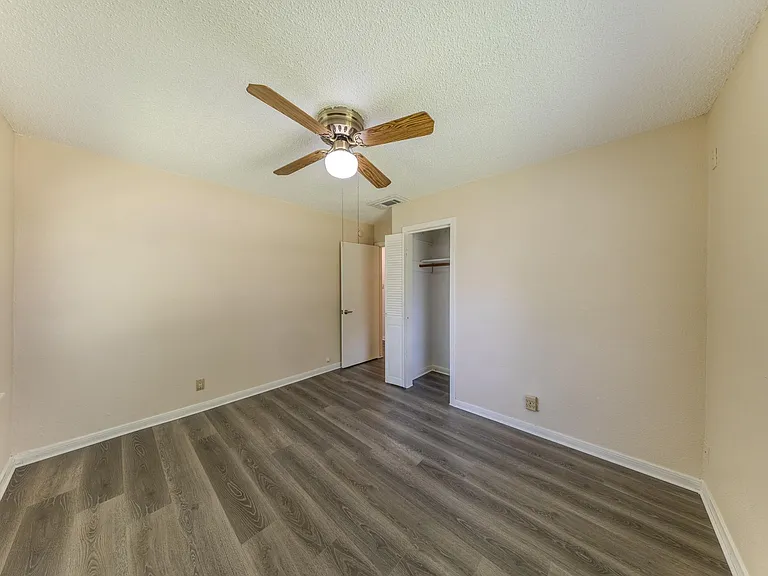 4710 Glenmont St — Photo 21