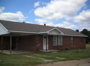 247 2nd St, Big Sandy, TN 38221