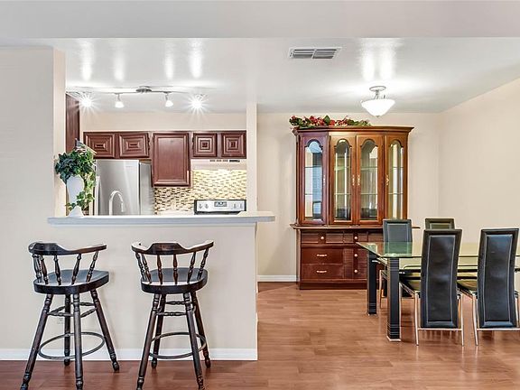 3rd image of 6094 Westgate Dr APT 204