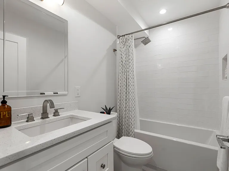 8 Sycamore St #C — Photo 20
