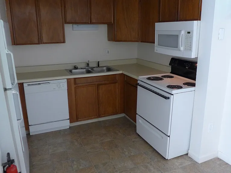 2655 Mapleton Ave #102 — Photo 2
