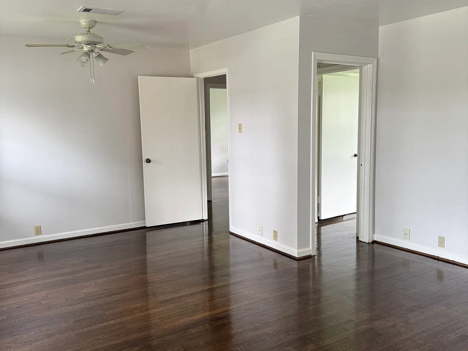 2 bed, 1200 sqft, $2,199 — Photo 3