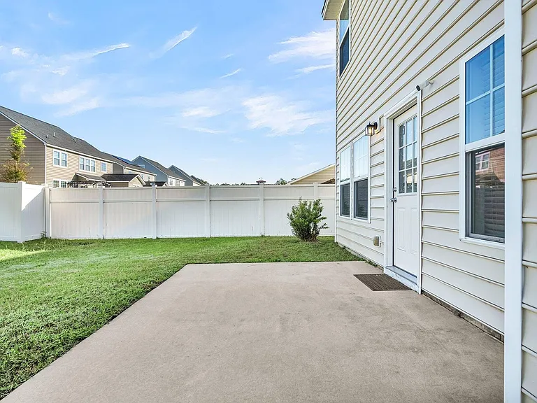 139 Blackwater Way — Photo 23