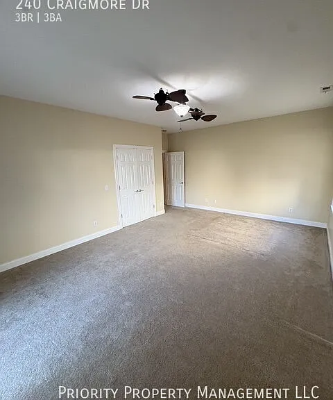 240 Craigmore Dr — Photo 19