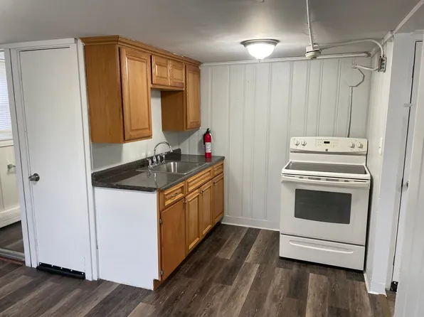 442 Smithfield Ave Floor 1, Pawtucket, RI 02860