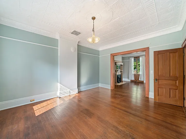 583 Russell Dr — Photo 26