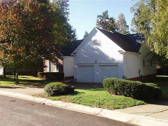 Front of 516 Tysons Forest Dr