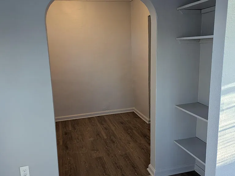 2826 Oxford St — Photo 6