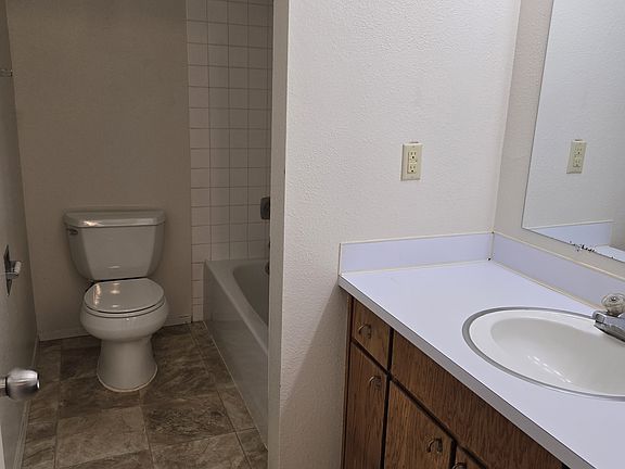 3rd image of 5240 15th Ave NE APT 404