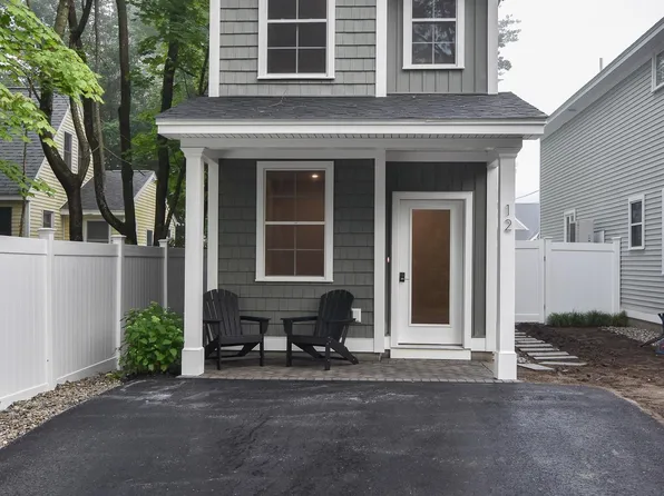 12 Auburn Street, Dover, NH 03820