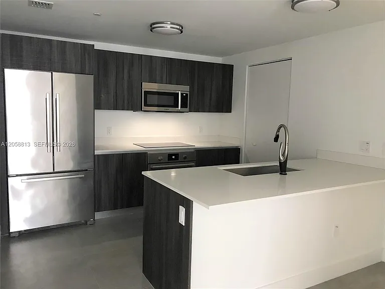 488 NE 18th St #3910 — Photo 7