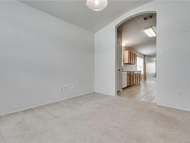 602 Golden Gate Dr — Photo 12