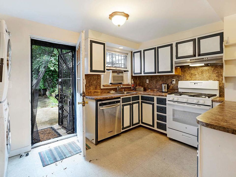 2nd image of 122 President St APT 1