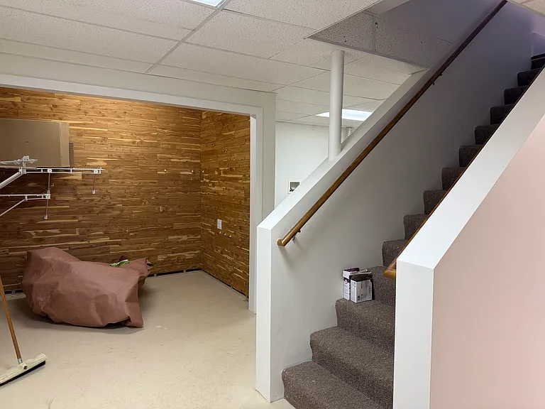 585 Burncoat St — Photo 15