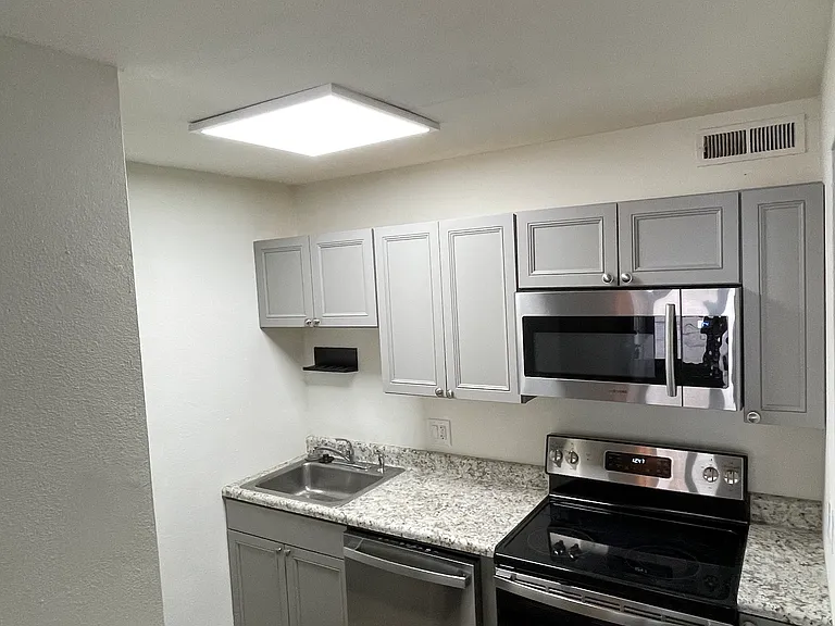 1217 El Kay Ct #20 — Photo 3