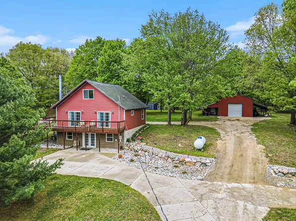 4238 E White River Dr, Hesperia, MI 49421