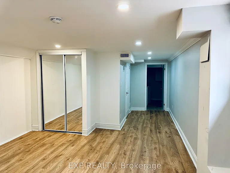 1374 Charles Dr #2B — Photo 18
