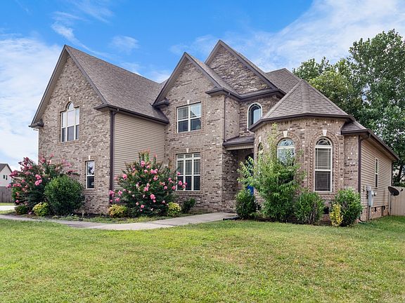 2nd image of 743 Cavalier Dr