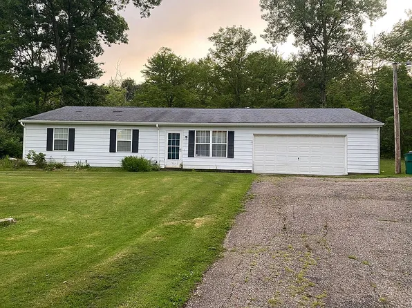 10720 Holi Dale Dr, Chardon, OH 44024